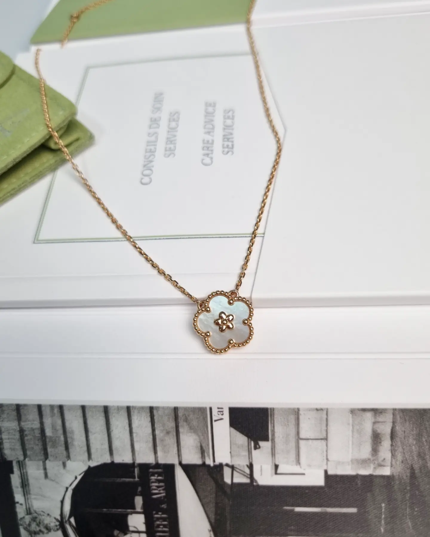 Buy Van Cleef & Arpels | Подвеска Lucky Spring, plum blossom
