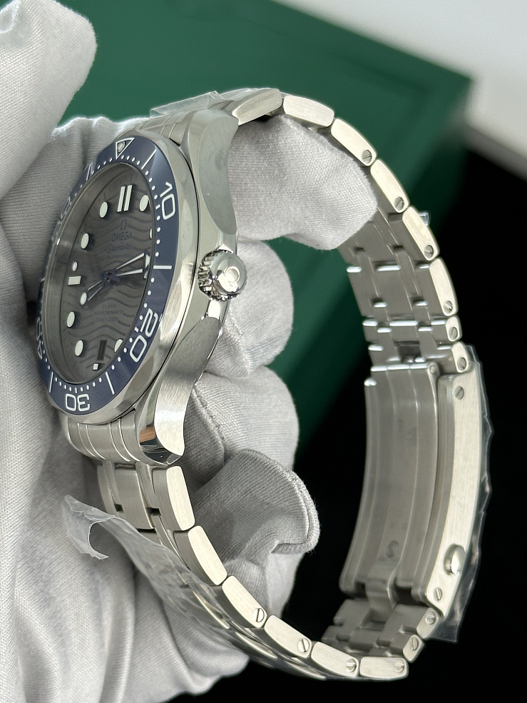 Seamaster DIVER 300M CO‑AXIAL MASTER CHRONOMETER 42 MM