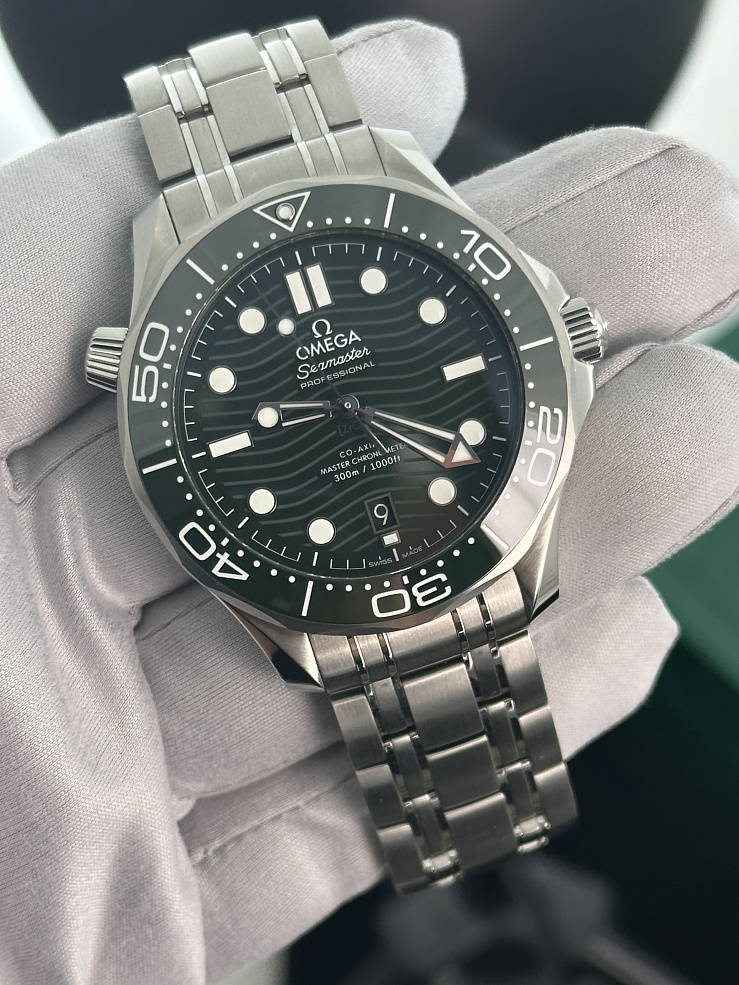 Seamaster DIVER 300M CO‑AXIAL MASTER CHRONOMETER 42 MM Green Dial