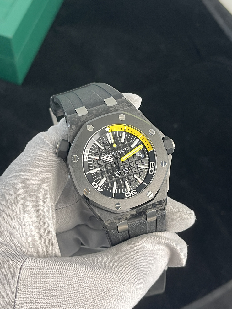 Royal Oak Offshore  Diver