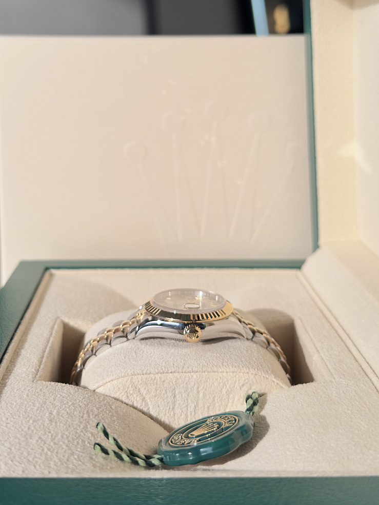 Lady-Datejust 28mm Steel & Yellow Gold Silver Roman Dial Jubilee Bracelet