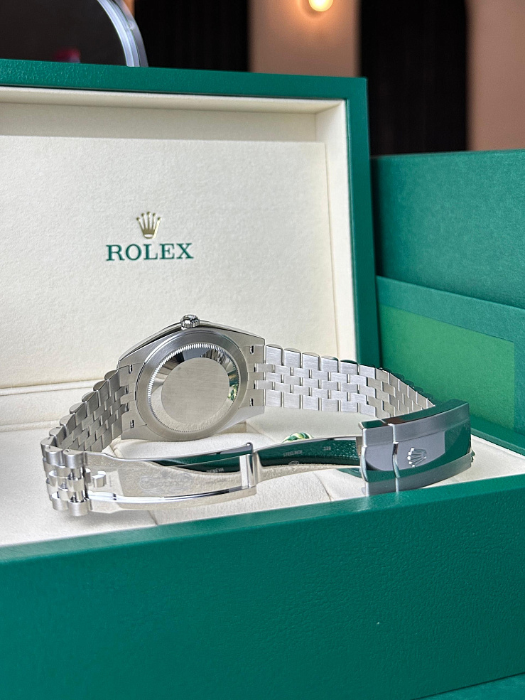 Datejust 41mm Steel & White Gold Silver Dial jubilee Bracelet