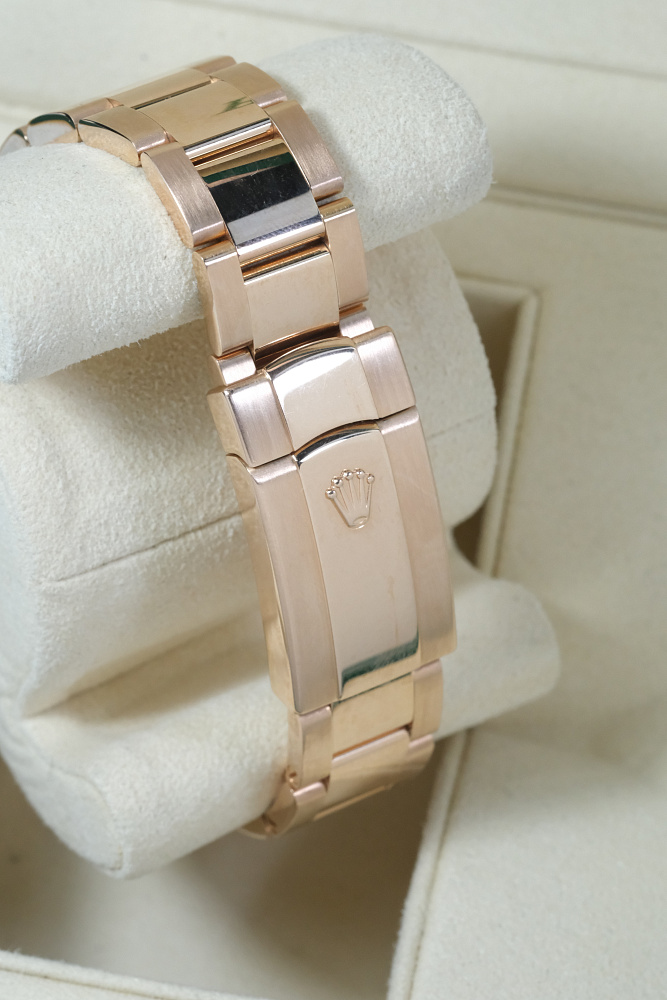 Sky-Dweller Rose Gold Sundust Roman Dial