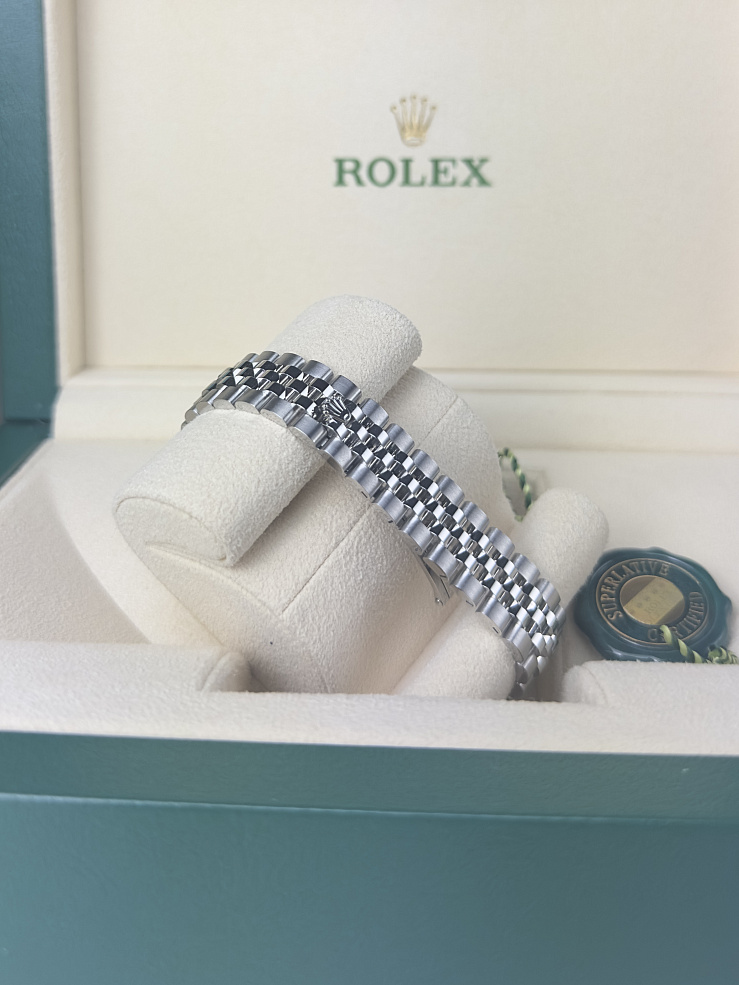Lady-Datejust 28mm Steel & White gold Silver Dial Jubilee Bracelet