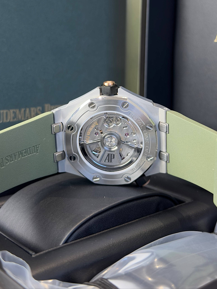 Royal Oak Offshore  Diver