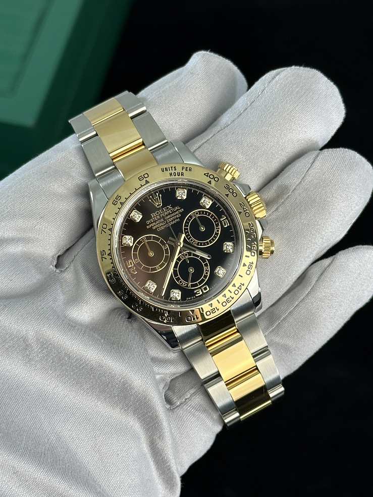 Oyster Perpetual Cosmograph Daytona Black Dial 8 Diamonds