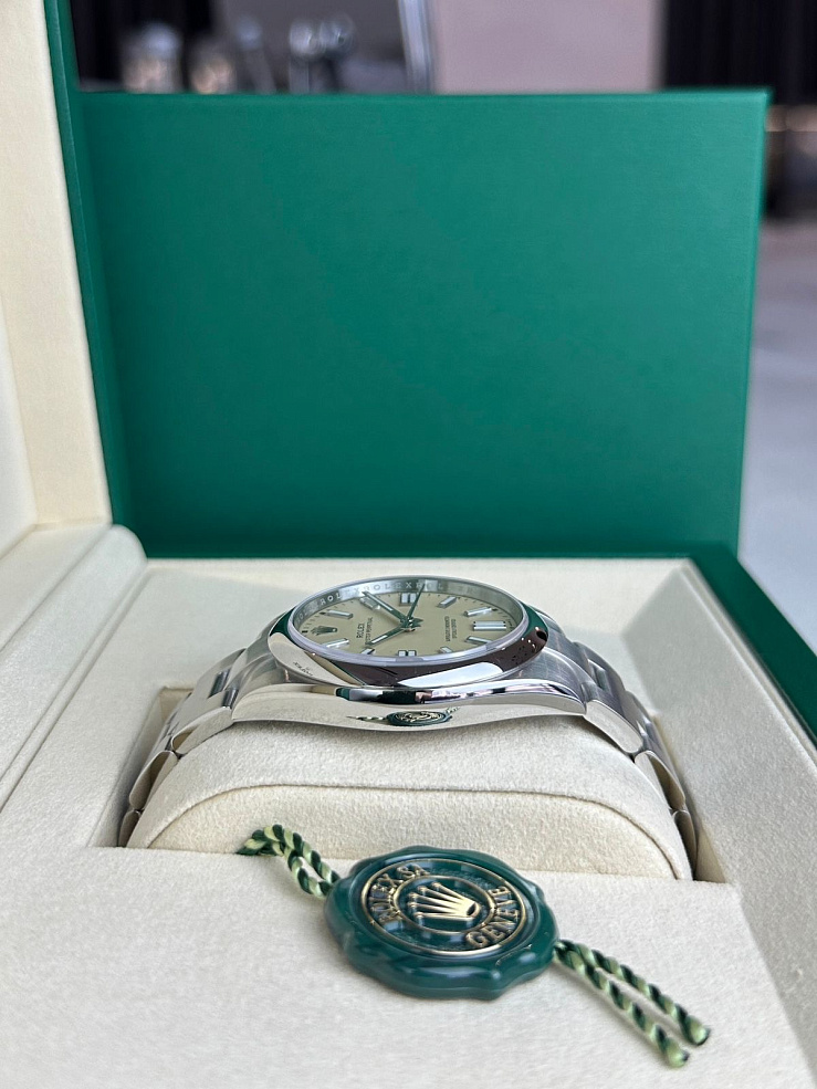 Oyster Perpetual New 41 mm Beige Dial