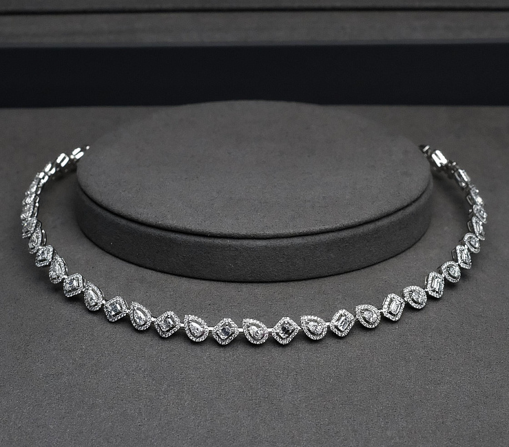 MESSIKA in stock in Dubai, UAE in luxury boutique "WATCH LAB"