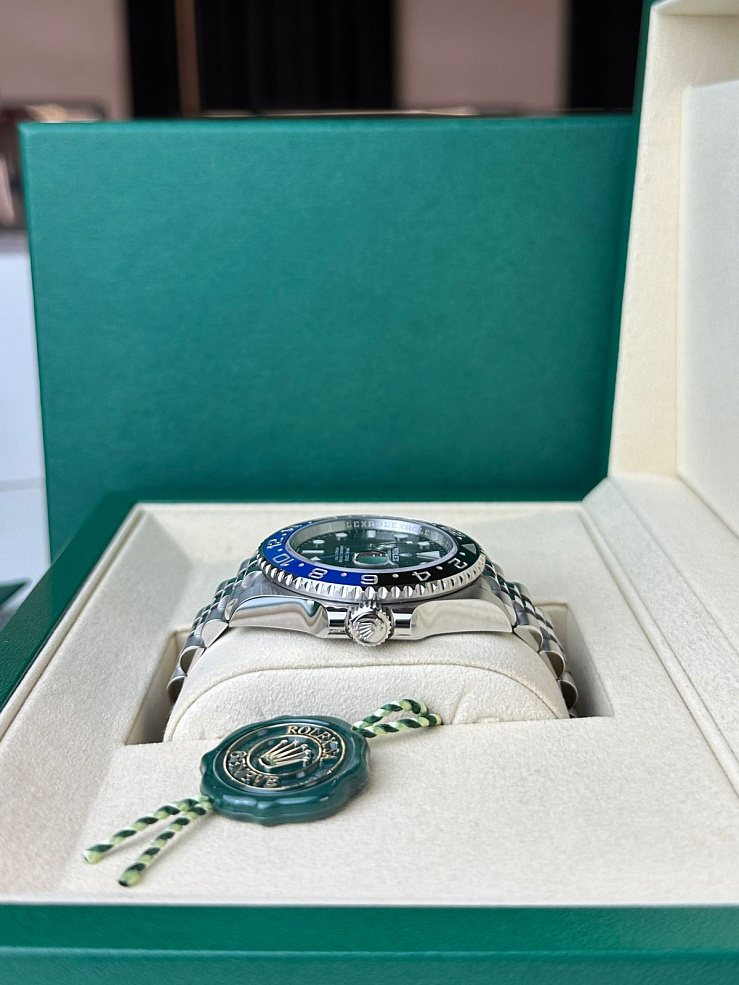 GMT-MASTER II Batgirl Jubilee Bracelet