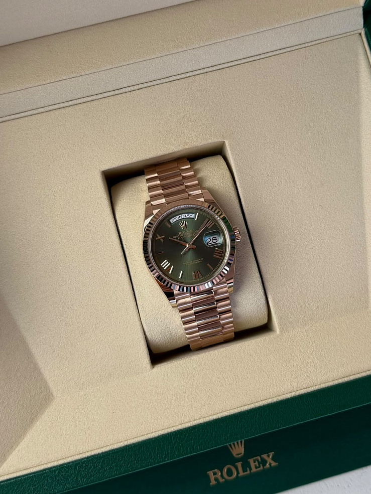 OYSTER PERPETUAL DAY‑DATE 36 EVEROSE GOLD Olive Dial