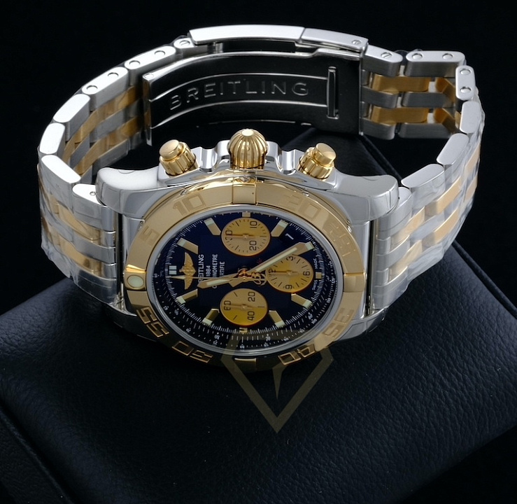 Chronomat 44 Steel Gold 