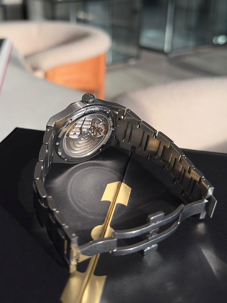 Laureato Steel Green Dial