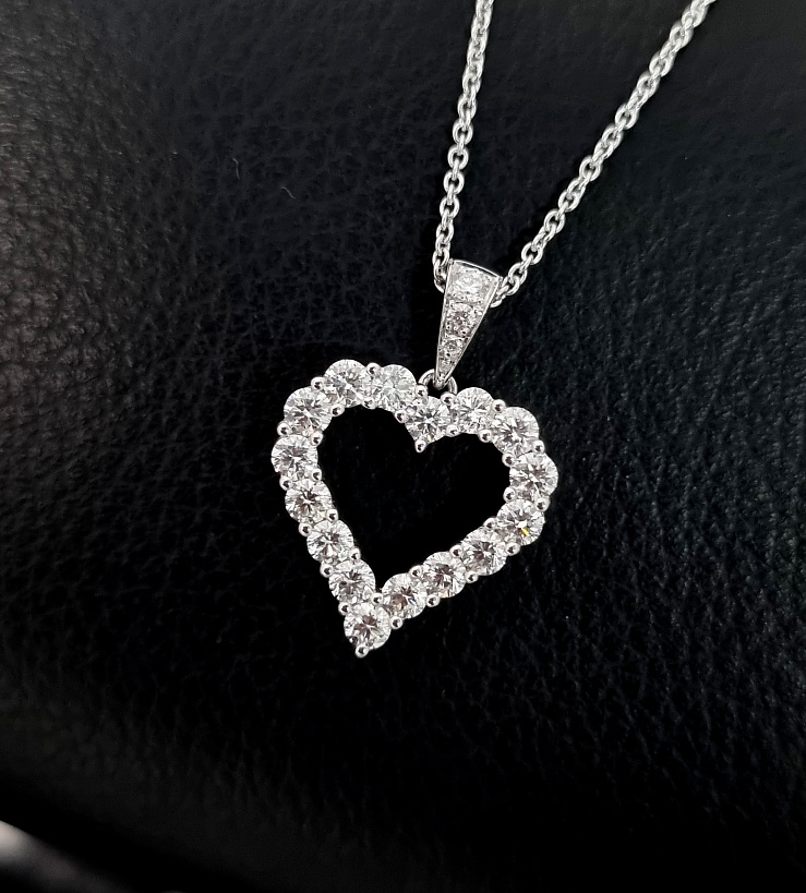 Graff in stock in Dubai, UAE in luxury boutique "WATCH LAB"