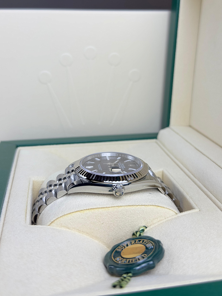 Datejust 41mm Steel & White Gold Black Dial Jubilee Bracelet