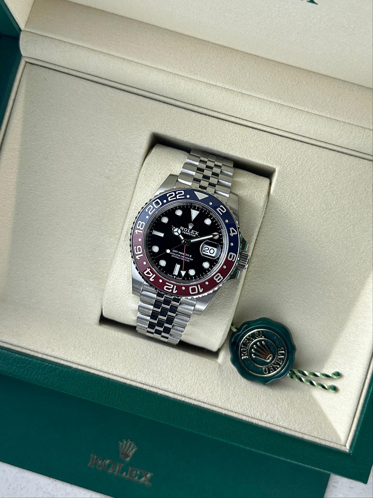 GMT-MASTER II "Pepsi" Jubilee bracelet