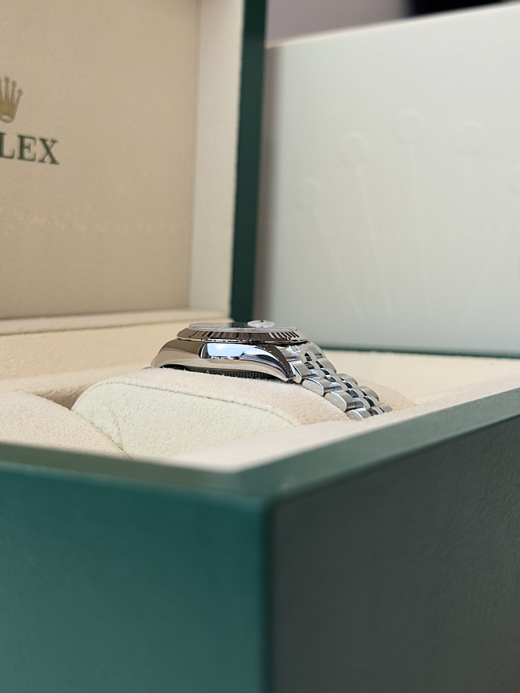 Lady-Datejust 28mm Steel & White Gold Silver Dial Diamonds Jubilee Bracelet