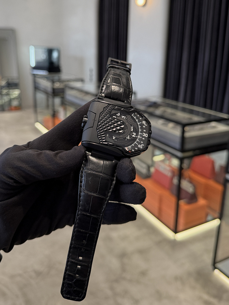 UR-T8 All Black