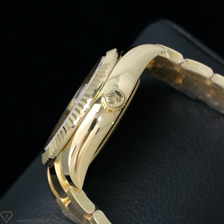 Sky-Dweller Yellow Gold