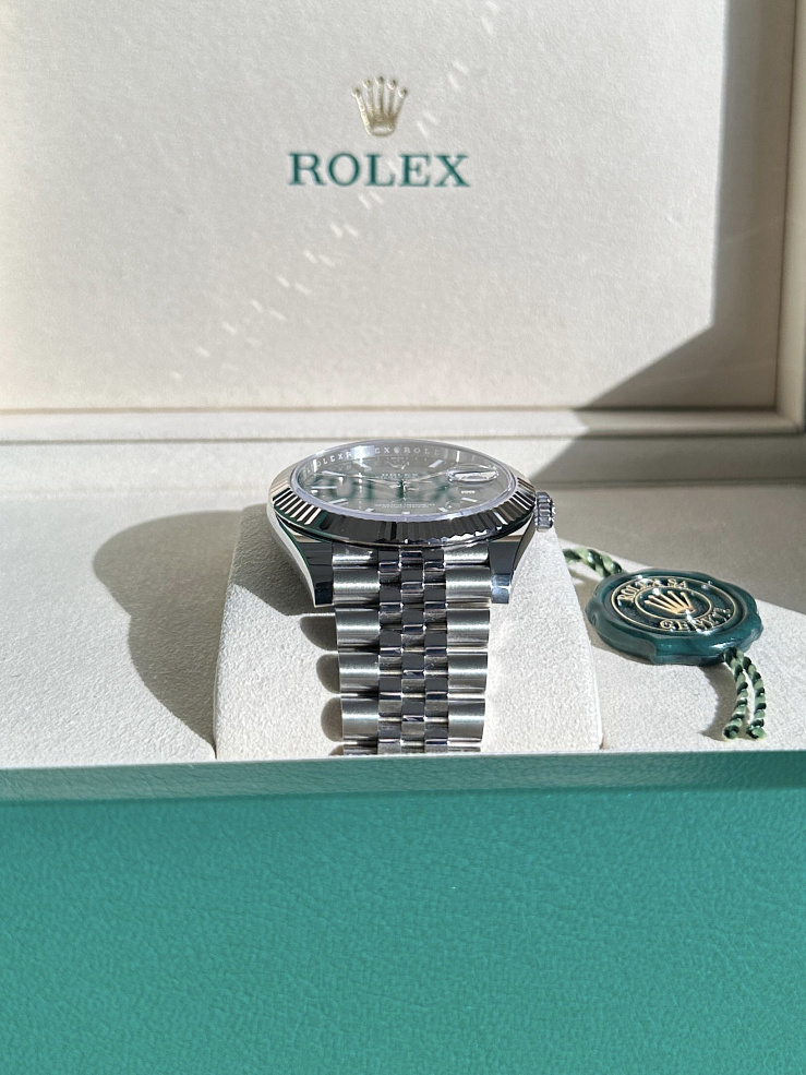 Datejust 41mm Steel & White Gold Mint Green Dial Jubilee bracelet