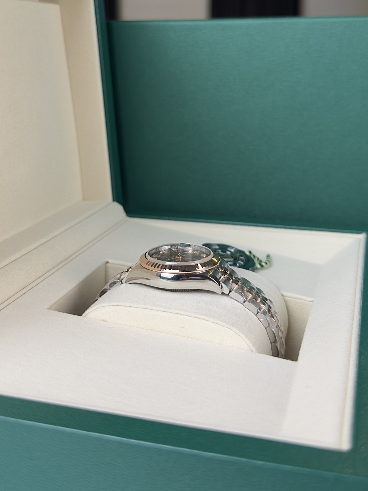 Lady-Datejust 28 Steel & Rose Gold Sundust Dial 17 Diamonds Jubilee bracelet