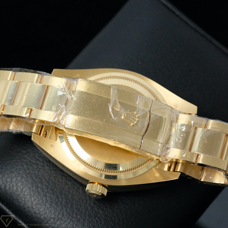 Sky-Dweller Yellow Gold