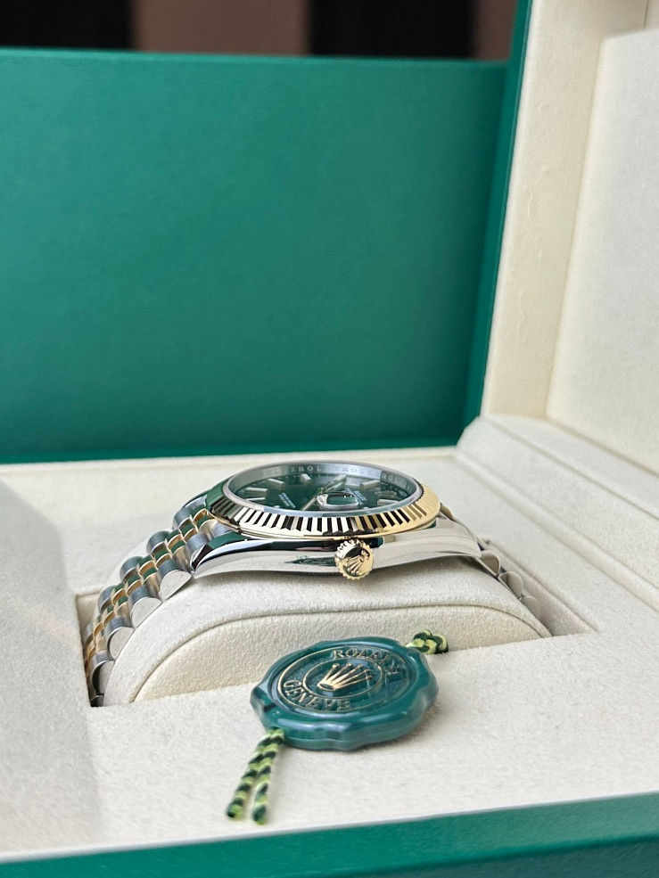 Datejust 41mm Steel & Yellow Gold Black dial Jubilee bracelet