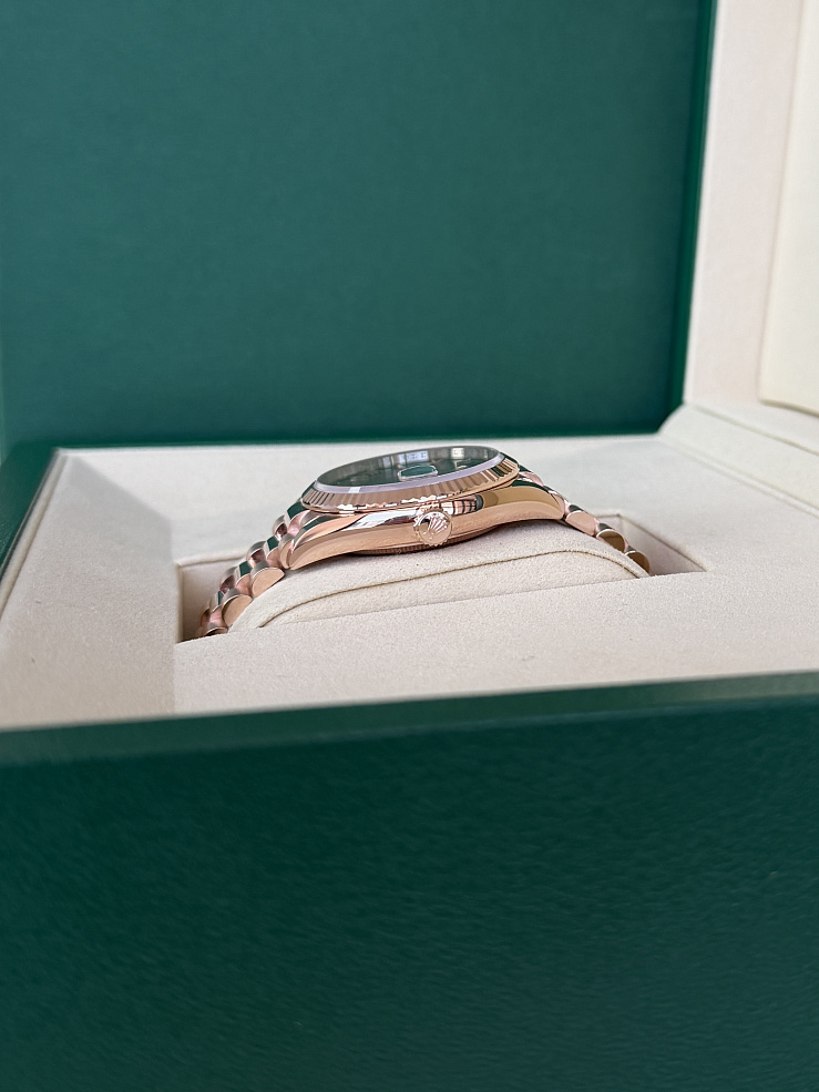 OYSTER PERPETUAL DAY‑DATE 36 EVEROSE GOLD Olive Dial