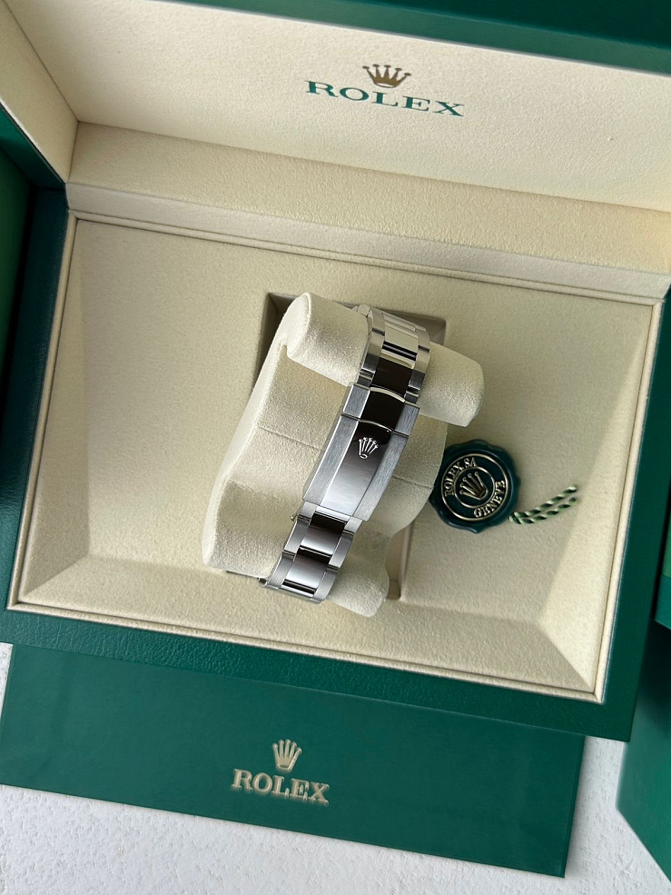 Datejust 41mm Steel & White Gold Mint Green Dial Oyster bracelet