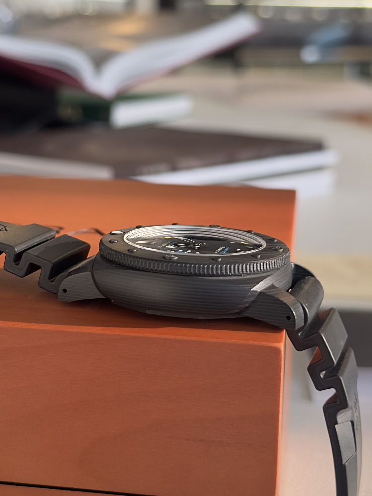 Submersible Carbotech 42mm