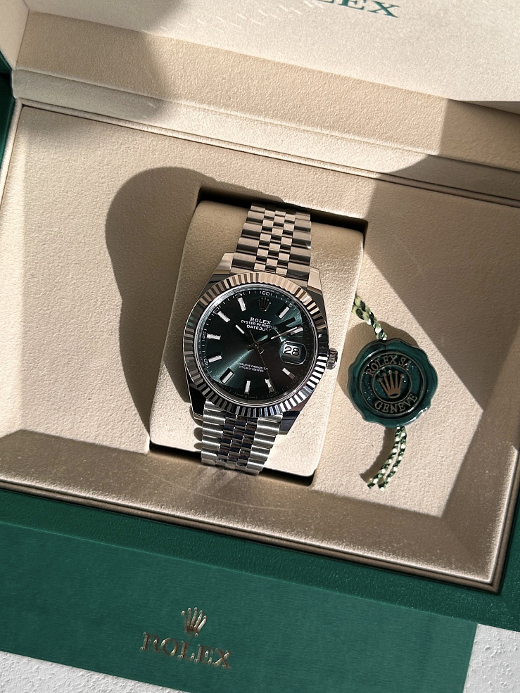 Datejust 41mm Steel & White Gold Mint Green Dial Jubilee bracelet