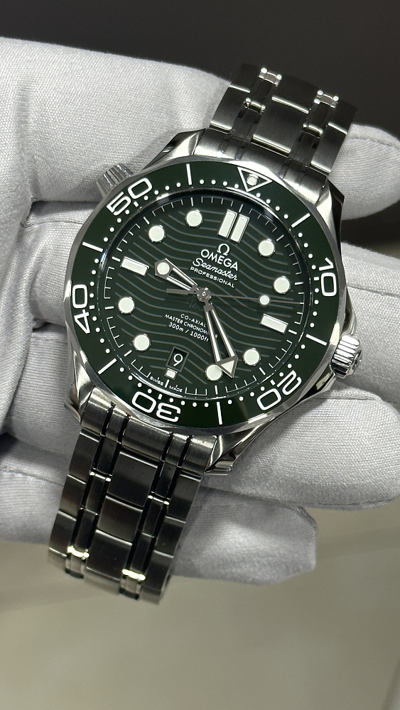 Seamaster DIVER 300M CO‑AXIAL MASTER CHRONOMETER 42 MM Green Dial