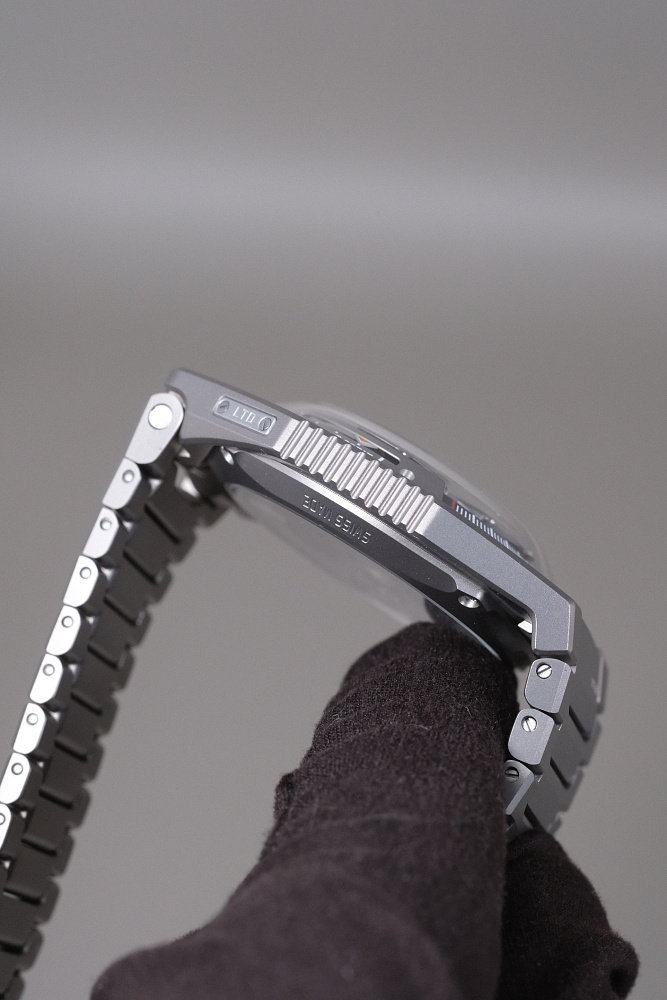 Urwerk Ur-100V Magic T