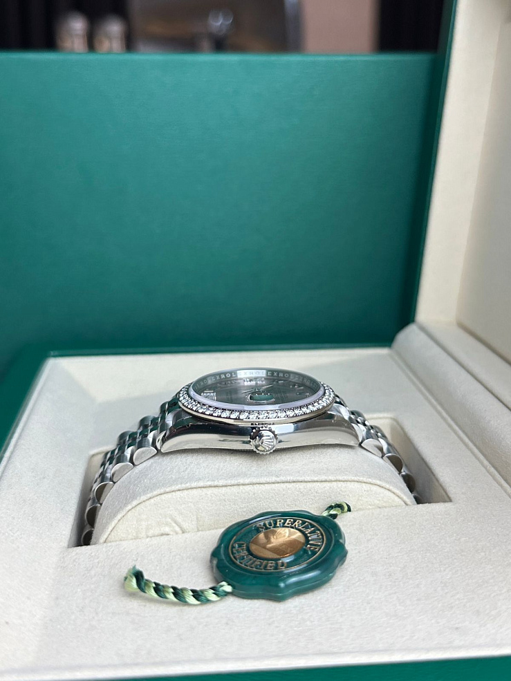 Datejust 36 Steel & White Gold Pink Dial Diamond bezel Jubilee Bracelet