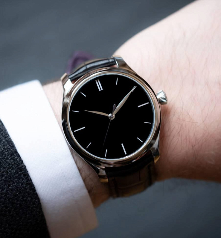H. Moser & Cie Endeavour Centre Seconds Vantablack