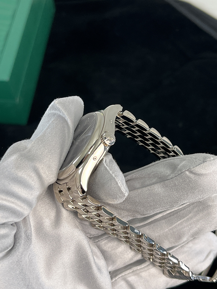 Complications White Gold Annual Calendar