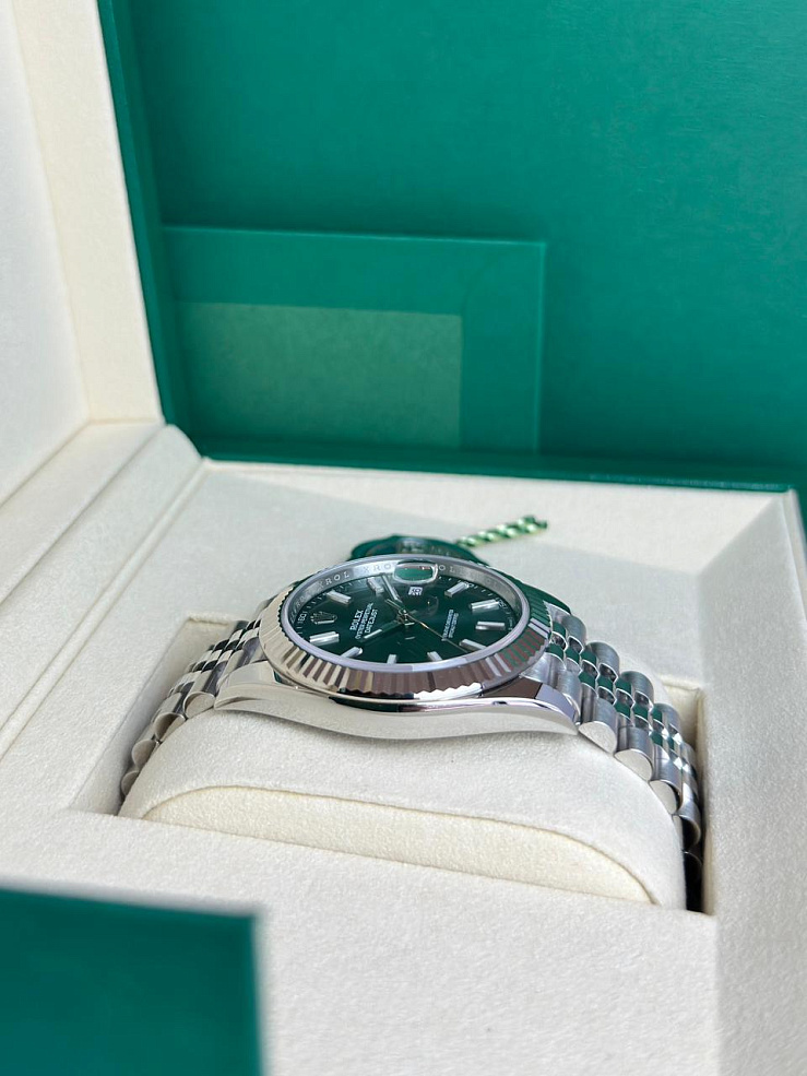 Datejust 41mm Steel & White Gold Mint Green Dial Jubilee bracelet