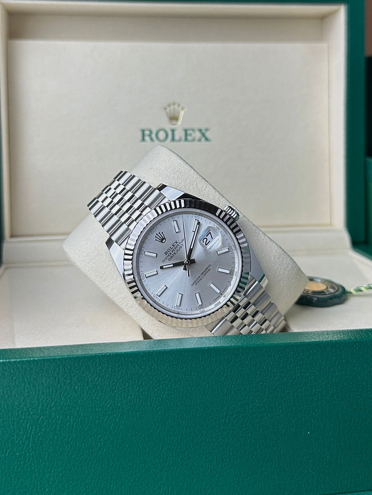 Datejust 41mm Steel & White Gold Silver Dial jubilee Bracelet