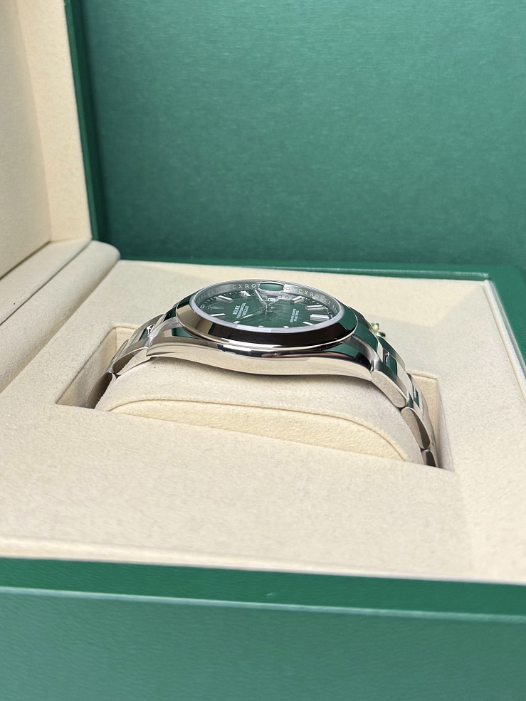 Datejust 41mm Green Ombre Dial Oyster Bracelet