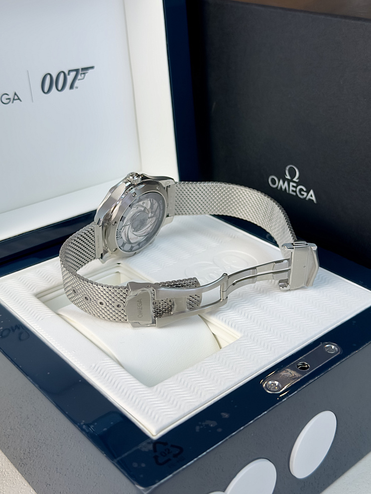 Seamaster Diver 300 m 42 mm James Bond 60th anniversary