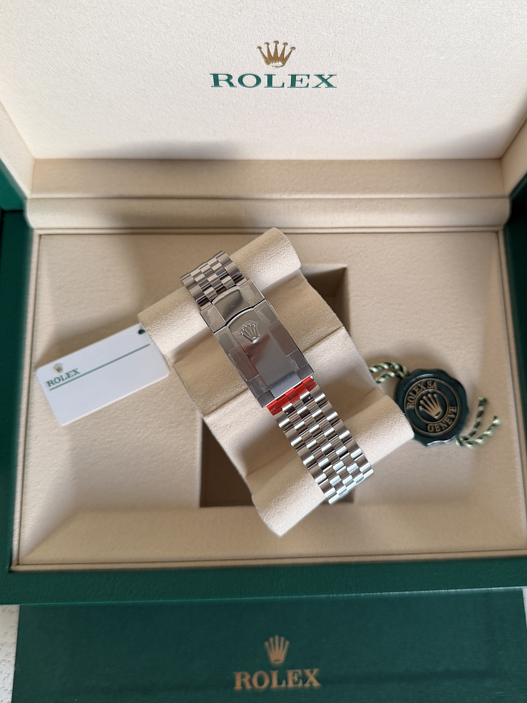Datejust 41mm Steel Blue Dial Jubilee Bracelet