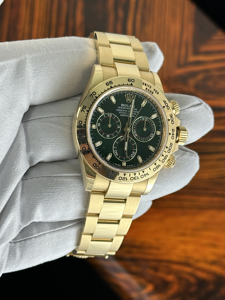 Cosmograph Daytona 40mm Yellow Gold Green Dial Discontinued