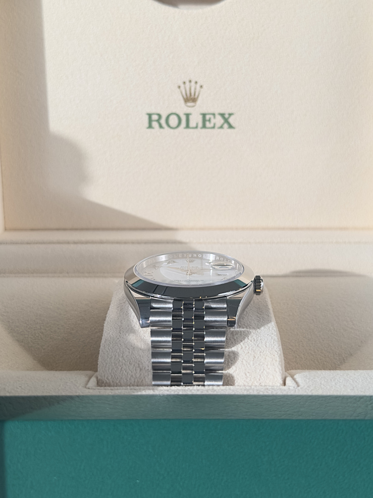 Datejust 41mm White Romain Dial Jubilee Bracelet