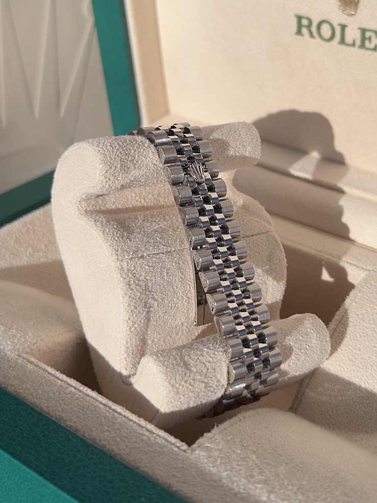 Datejust 31mm Steel Black Roman Dial Jubilee Bracelet