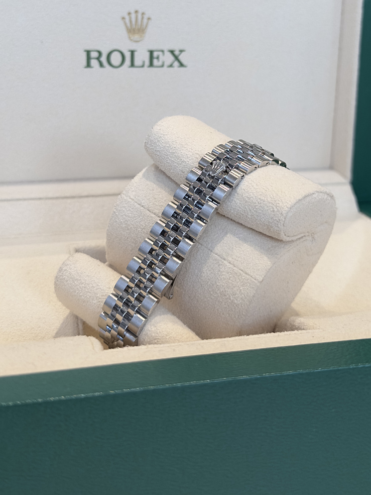 Lady-Datejust 28mm Steel & White Gold Silver Dial Diamonds Jubilee Bracelet