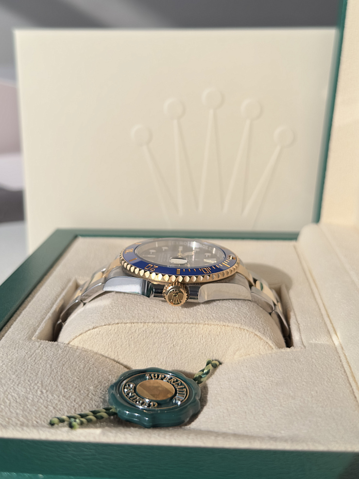 Submariner Date 41mm steel & yellow gold blue