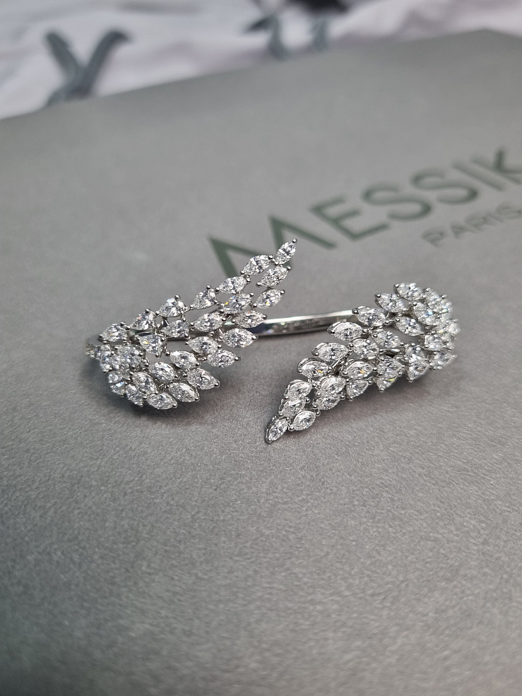 MESSIKA in stock in Dubai, UAE in luxury boutique "WATCH LAB"