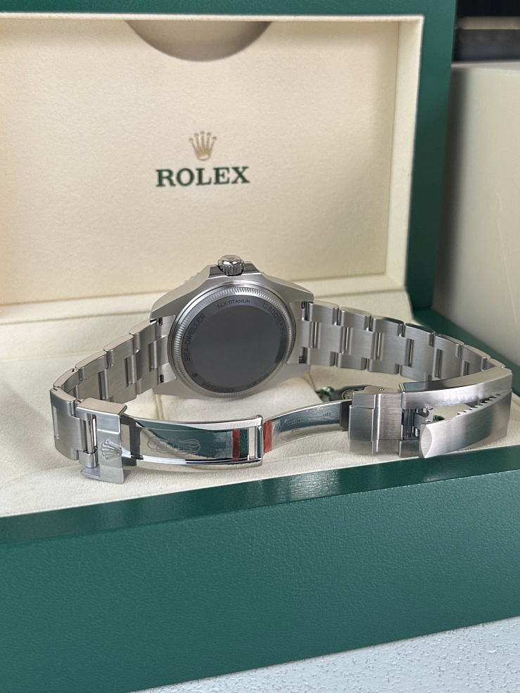Sea-Dweller 44mm Steel