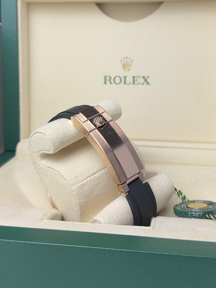 Oyster Perpetual Yacht-Master 40 Everose Gold