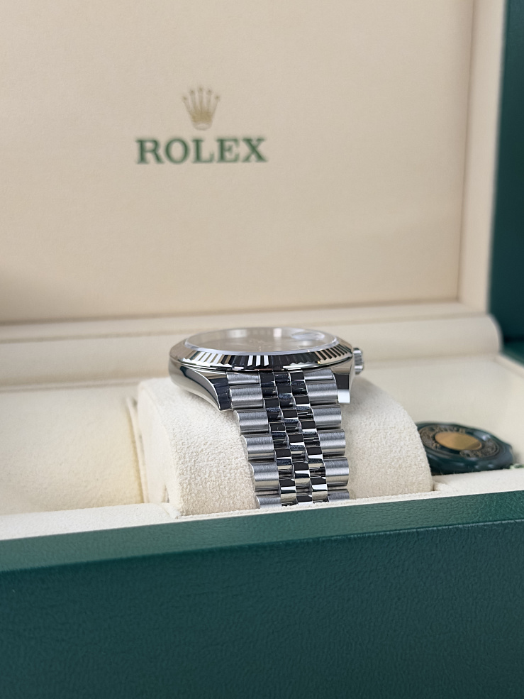 Datejust 41mm Steel & White gold Wimbledon dial Jubilee bracelet