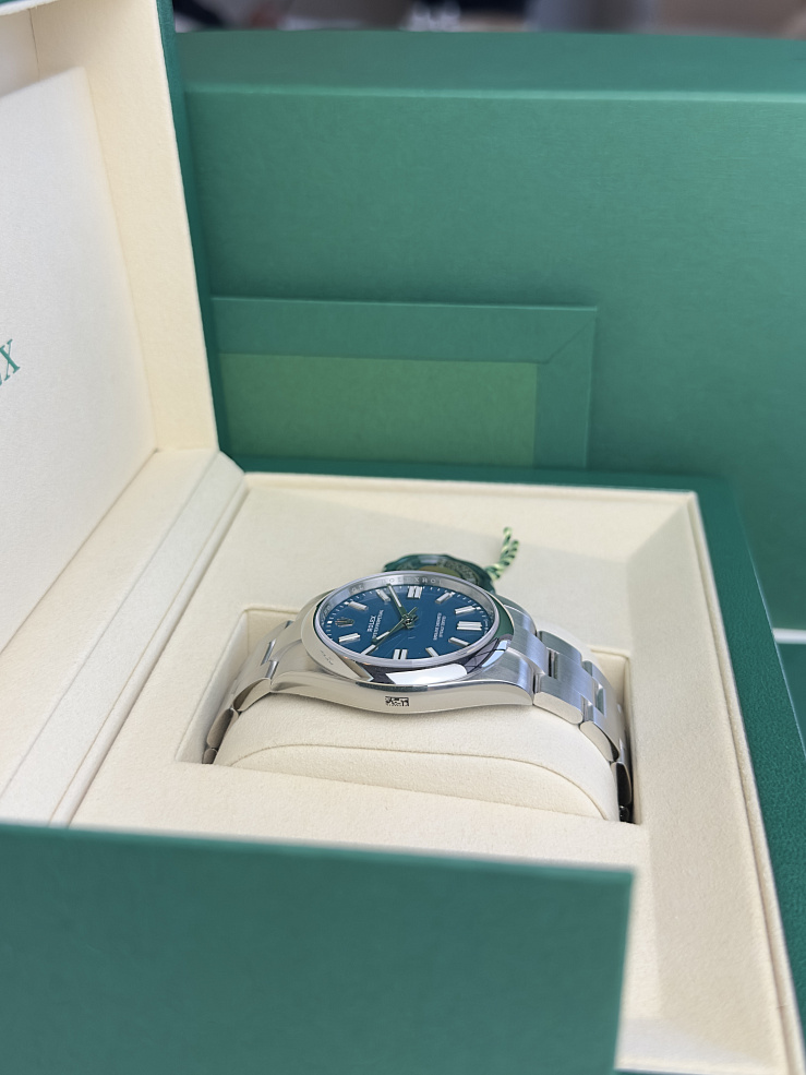 Oyster Perpetual New 41 mm blue Dial